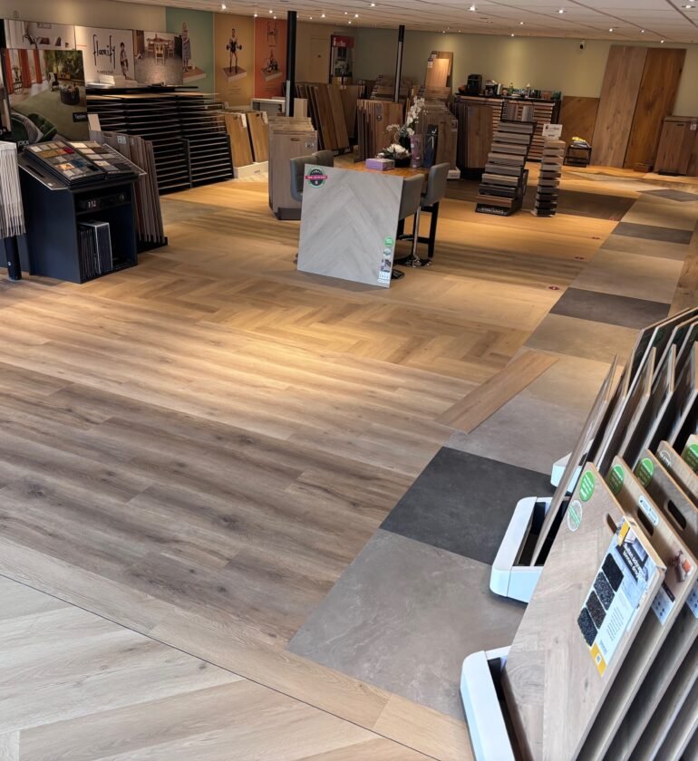 Vloerkeuze hardegarijp multistyle vloer en raamdecoratie gordijnen