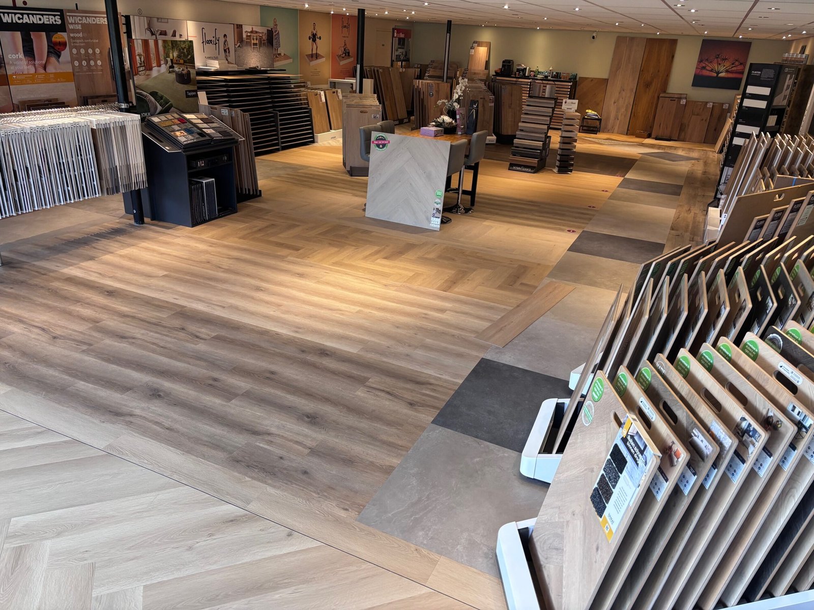 Vloerkeuze hardegarijp multistyle vloer en raamdecoratie gordijnen