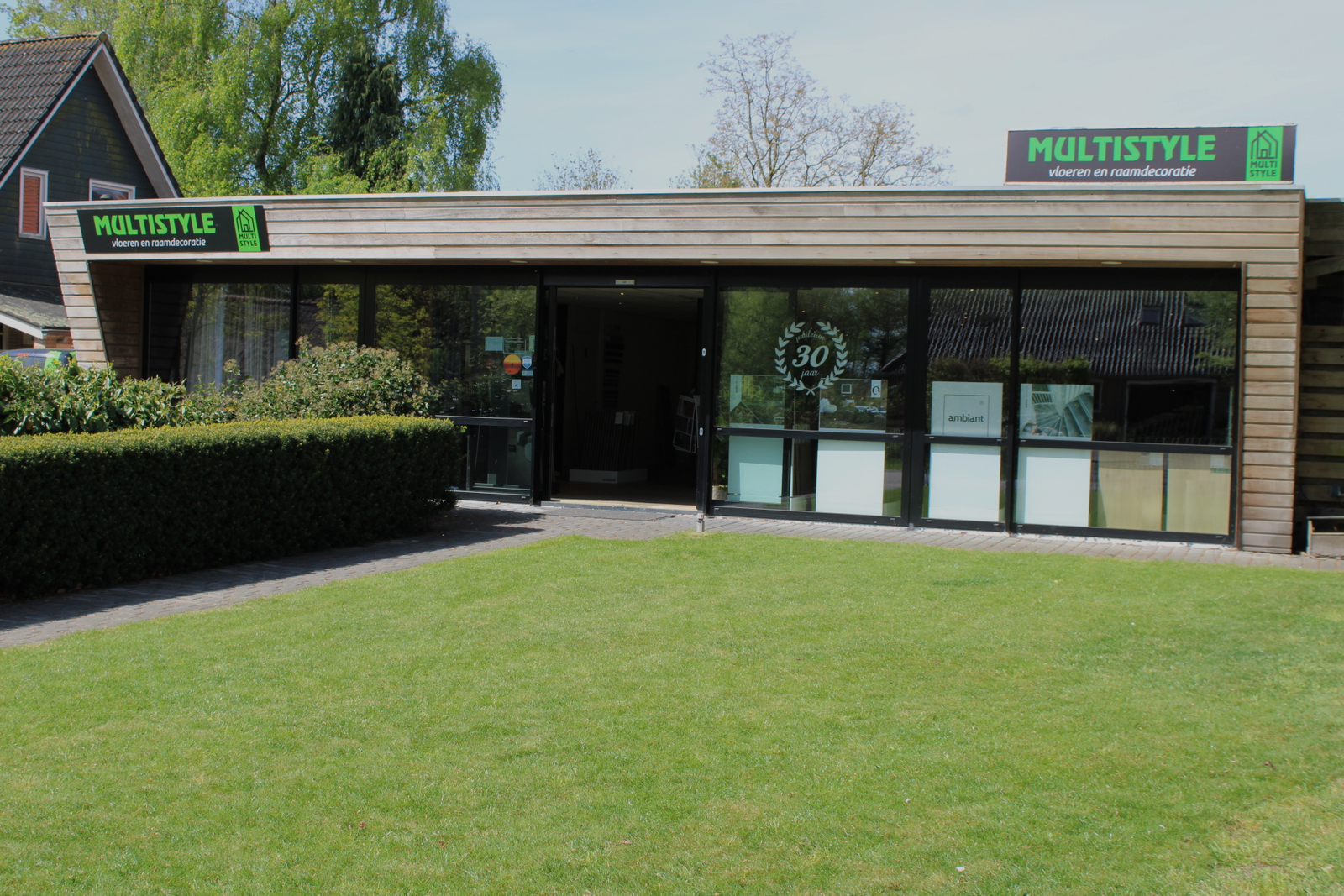 Multistyle vloeren en raamdecoratie